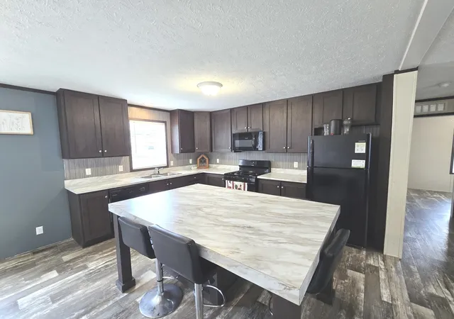 Photo 3 of Manufactured home for sale at 314 Huston Ct, Round Lake, IL 60073 | MLS# 12685440 | Listing updated on 2026-09-14