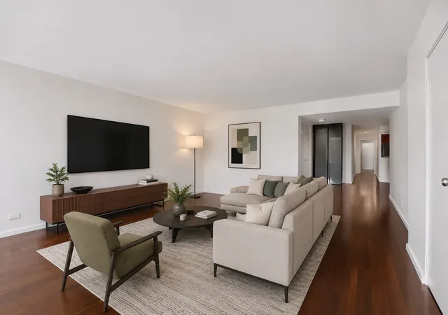 4th image of 40 E 9Th St, Chicago, IL 60605