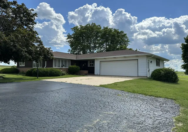 Homes for sale in Freeport, IL | 4430 Il Rte 26 N, Freeport, IL 61032 | MLS# 12685447