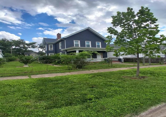 Photo 2 of Single family home for sale at 2736 5 1/2 Ave, Rock Island, IL 61201 | MLS# 12685468 | Listing updated on 2026-08-01