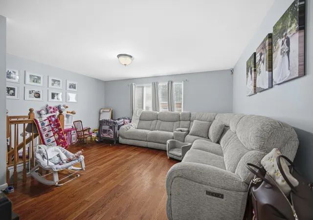 3rd image of 14915 Grant St, Dolton, IL 60419 | MLS# 12685474