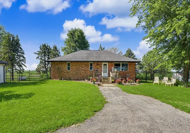 Homes for sale in Mansfield, IL | 1413 E 2950 North Rd, Mansfield, IL 61854 | MLS# 12685487