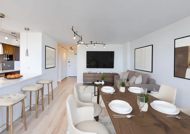 Homes for sale in Chicago, IL | 1355 N Sandburg Ter #2904, Chicago, IL 60610 | MLS# 12685491