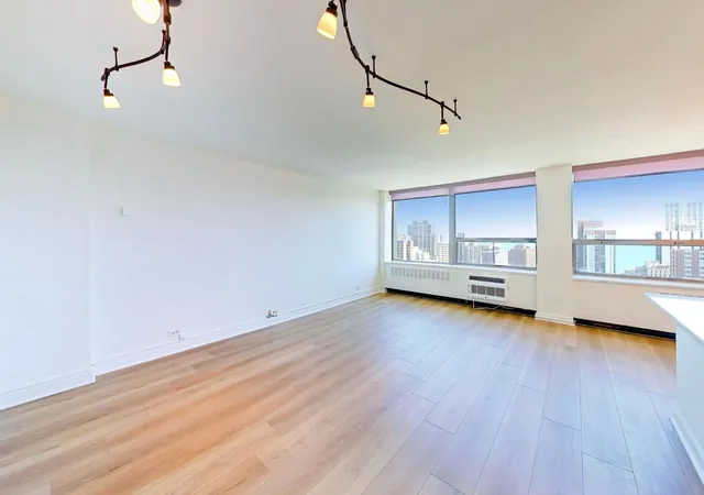 Homes for sale in Chicago, IL | 1355 N Sandburg Ter #2904, Chicago, IL 60610 | MLS# 12685491