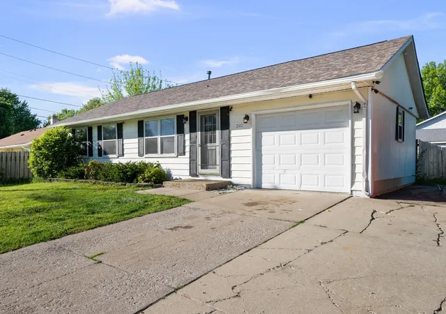 Homes for sale in Milan, IL | 301 30th Ave W, Milan, IL 61264 | MLS# 12685502