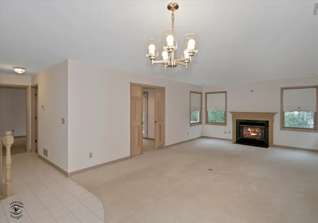 4th image of 572 Bradbury Ln, Geneva, IL 60134