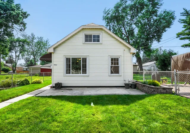 Photo 2 of Single family home for sale at 4142 Oak Park Ave, Stickney, IL 60402 | MLS# 12685542 | Listing updated on 2026-09-16