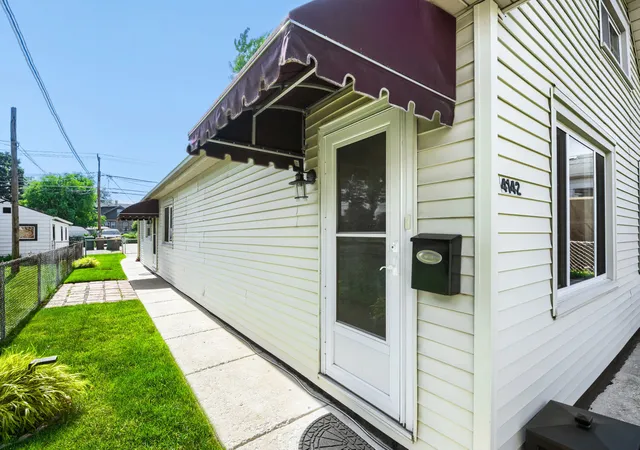 Photo 3 of Single family home for sale at 4142 Oak Park Ave, Stickney, IL 60402 | MLS# 12685542 | Listing updated on 2026-09-16