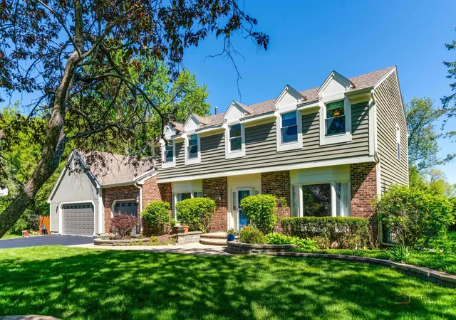 Homes for sale in Long Grove, IL | 5544 Oak Grove Dr, Long Grove, IL 60047 | MLS# 12685559