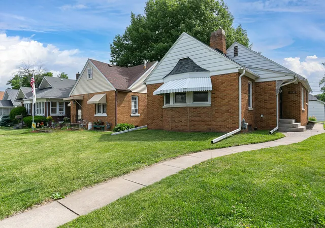 Homes for sale in East Moline, IL | 2338 7th St, East Moline, IL 61244 | MLS# 12685575