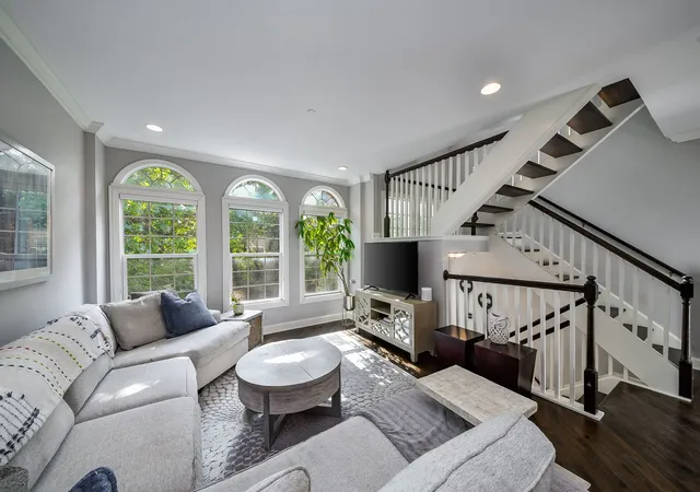 3rd image of 834 Shandrew Dr, Naperville, IL 60540 | MLS# 12685582