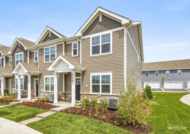 Homes for sale in Oswego, IL | 2261 Riesling Rd, Oswego, IL 60543 | MLS# 12685595