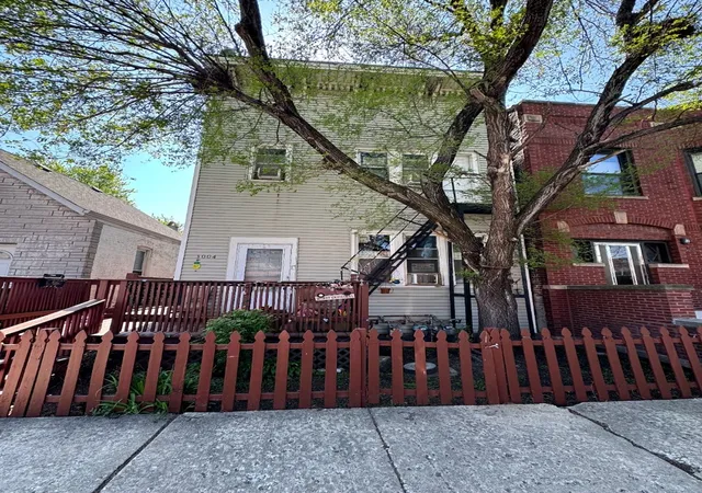 Homes for sale in Chicago, IL | 3004 S Loomis St, Chicago, IL 60608 | MLS# 12685631