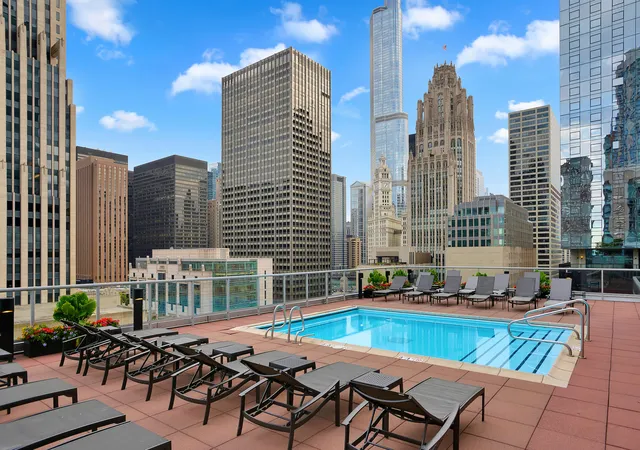 2nd image of 240 E Illinois St, Chicago, IL 60611