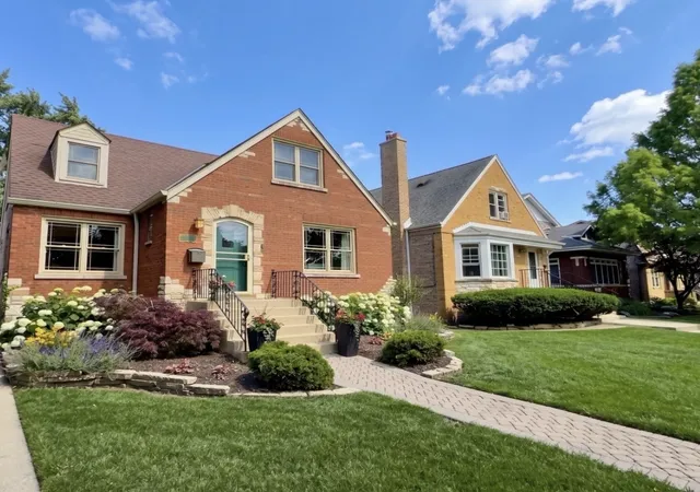 Homes for sale in Chicago, IL | 10711 S Artesian Ave, Chicago, IL 60655 | MLS# 12685659