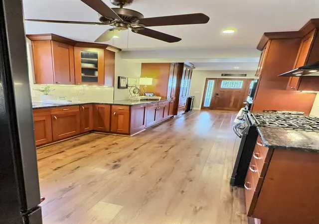 Homes for sale in Chicago, IL | 10711 S Artesian Ave, Chicago, IL 60655 | MLS# 12685659