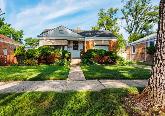 Homes for sale in Westchester, IL | 1542 Gardner Rd, Westchester, IL 60154 | MLS# 12685667