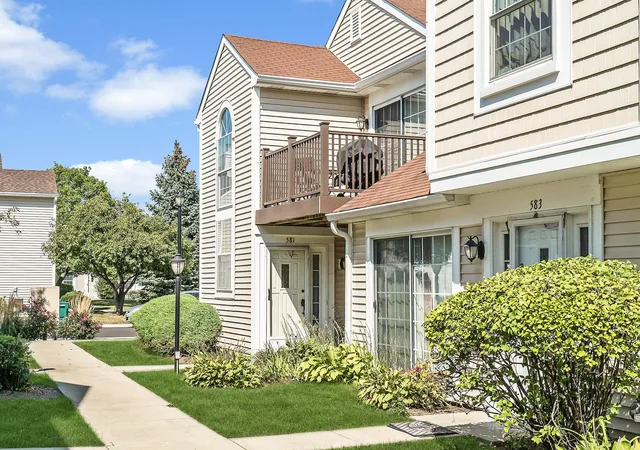 Homes for sale in Buffalo Grove, IL | 581 Le Parc Cir #581, Buffalo Grove, IL 60089 | MLS# 12685723