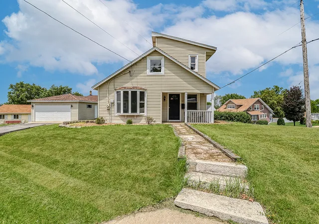 Photo 1 of Single family home for sale at 521 Mccarthy Rd, Lemont, IL 60439 | MLS# 12685724 | Listing updated on 2026-09-12