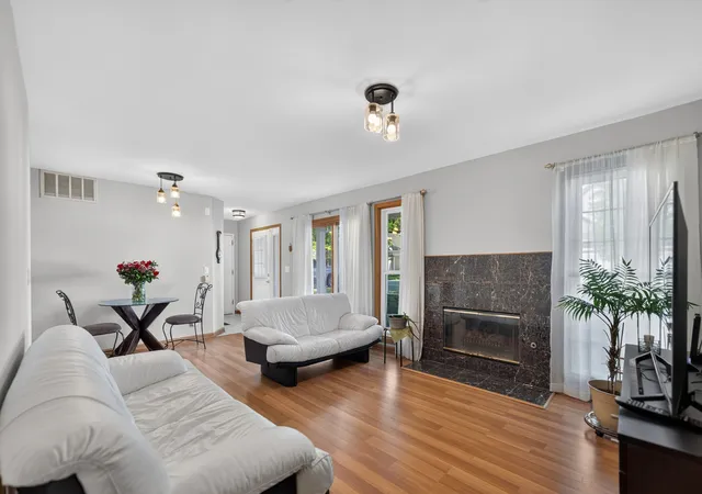 Homes for sale in Arlington Heights, IL | 2020 N Stillwater Rd #2020, Arlington Heights, IL 60004 | MLS# 12685725