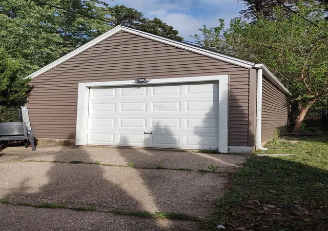 2nd image of 1826 Ohio Pkwy, Rockford, IL 61108 | MLS# 12685753