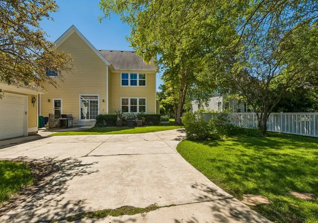 Homes for sale in Vernon Hills, IL | 152 Ranney Ave, Vernon Hills, IL 60061 | MLS# 12685758