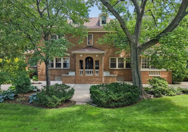 1st image of 5873 N Forest Glen Ave, Chicago, IL 60646 | MLS# 12685779
