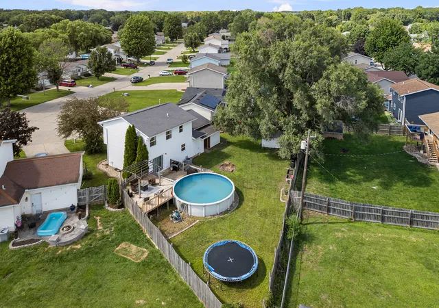 Homes for sale in Colona, IL | 322 Sullivan Dr, Colona, IL 61241 | MLS# 12685788