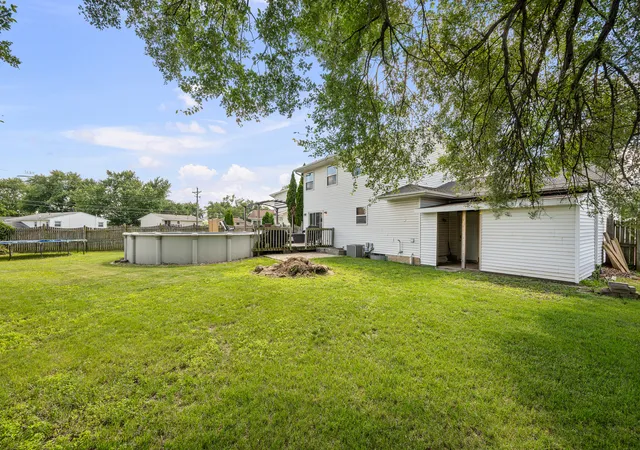 Homes for sale in Colona, IL | 322 Sullivan Dr, Colona, IL 61241 | MLS# 12685788