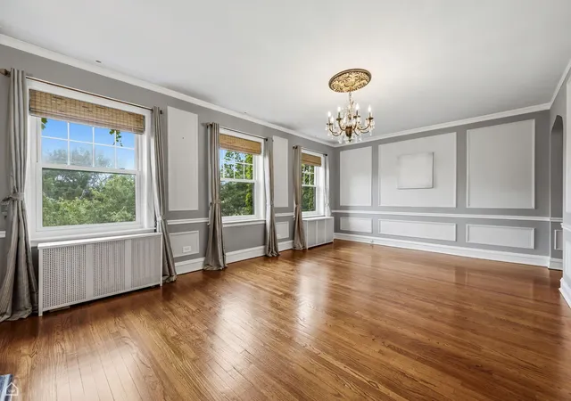 Homes for sale in Chicago, IL | 6121 N Hoyne Ave, Chicago, IL 60659