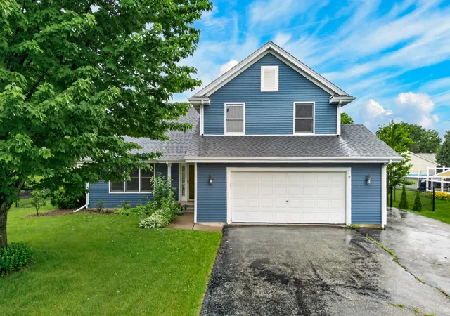 Homes for sale in Machesney Park, IL | 8448 Centaur Dr, Machesney Park, IL 61115 | MLS# 12685829