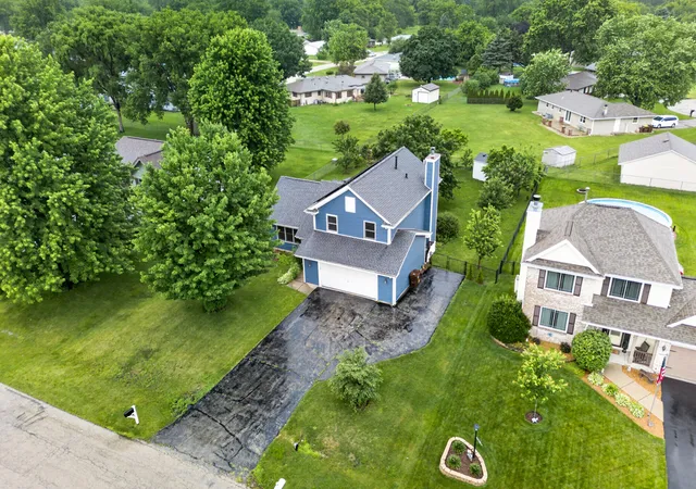 Homes for sale in Machesney Park, IL | 8448 Centaur Dr, Machesney Park, IL 61115 | MLS# 12685829