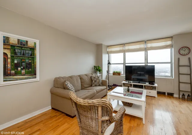 3rd image of 655 W Irving Park Rd #2213, Chicago, IL 60613 | MLS# 12685846