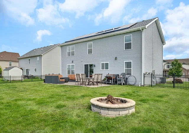 Homes for sale in Channahon, IL | 27337 W Deer Hollow Ln, Channahon, IL 60410 | MLS# 12685863