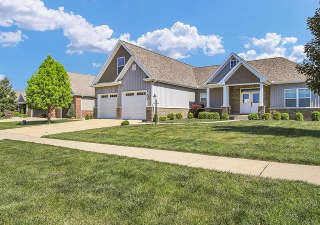 Homes for sale in Mahomet, IL | 1606 Kassen Ave, Mahomet, IL 61853 | MLS# 12685890