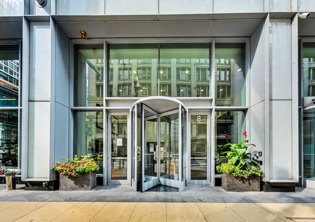 2nd image of 8 E Randolph St #1602, Chicago, IL 60601 | MLS# 12685891