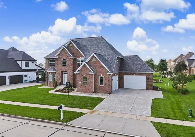 Photo 3 of Single family home for sale at 609 Carrera Dr, Savoy, IL 61874 | MLS# 12685896 | Listing updated on 2026-07-19