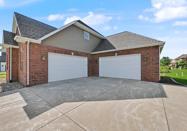 Photo 3 of Single family home for sale at 609 Carrera Dr, Savoy, IL 61874 | MLS# 12685896 | Listing updated on 2026-07-19