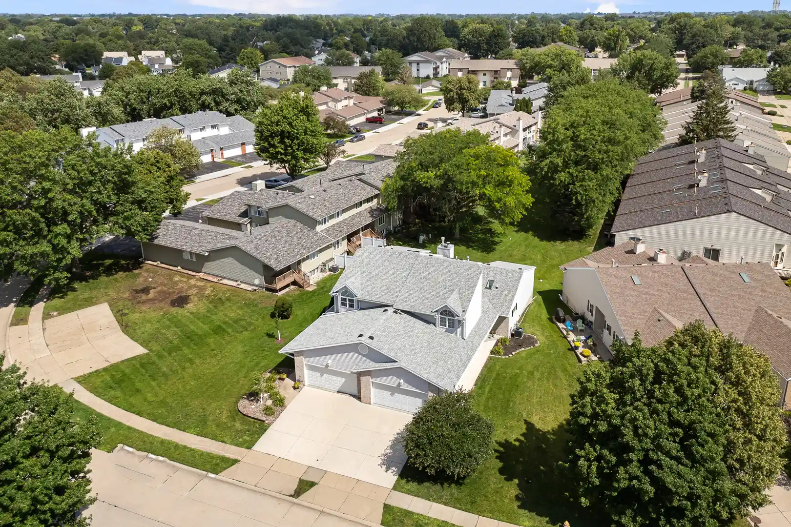Listing Photo 2 - Condo for sale in 3968 Prairie Ln located at 3968 Prairie Ln, Bettendorf, IA 52722 - Unit 3968 Prairie Ln