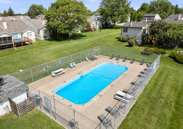 Listing Photo 5 - Condo for sale in building located at 3968 Prairie Ln, Bettendorf, IA 52722 - Unit #0