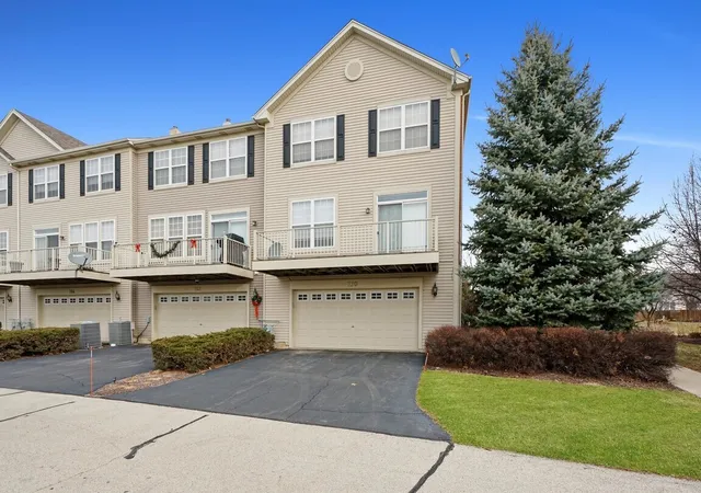 Photo 17 of Condo for sale at 760 Lambert Ln #96-1, Bartlett, IL 60103 | MLS# 12685995 | Listing updated on 2026-09-15