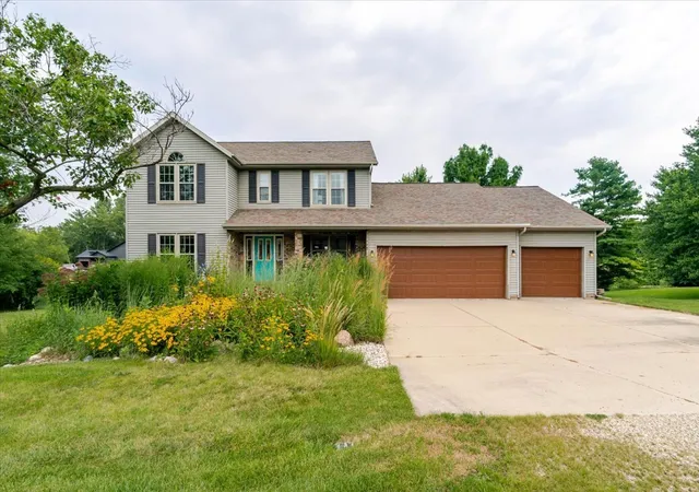 Photo 1 of Sale Pending at 9082 Hardesty Run Rd, Bloomington, IL 61705 | MLS# 12686007 | Listing updated on 2026-08-28