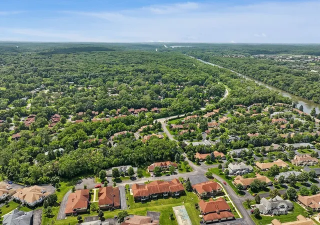 5th image of 11657 S Matterhorn Cir #102, Palos Park, IL 60464 | MLS# 12686020