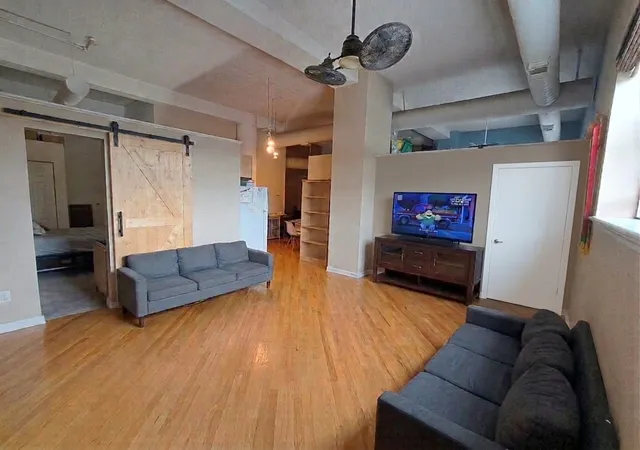 Homes for sale in Chicago, IL | 1019 W Jackson Blvd #2J, Chicago, IL 60607 | MLS# 12686030