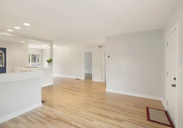 Photo 4 of Single family home for sale at 110 E 56th Street, Westmont, IL 60559 | MLS# 12686037 | Listing updated on 2026-09-23