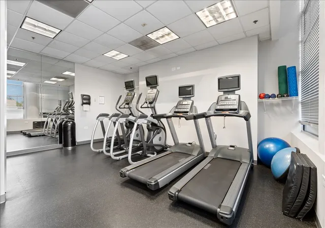 2nd image of 330 W Grand Ave, Chicago, IL 60654