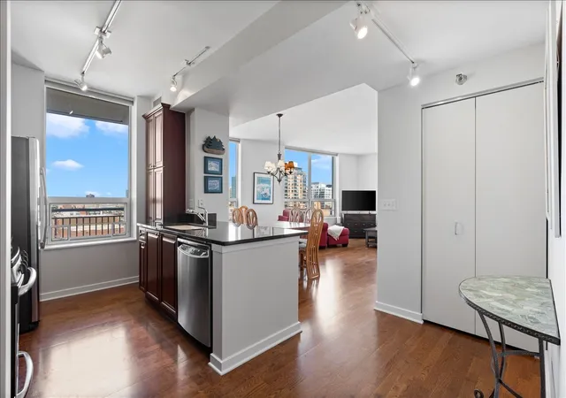 2nd image of 330 W Grand Ave #1104, Chicago, IL 60654 | MLS# 12686065