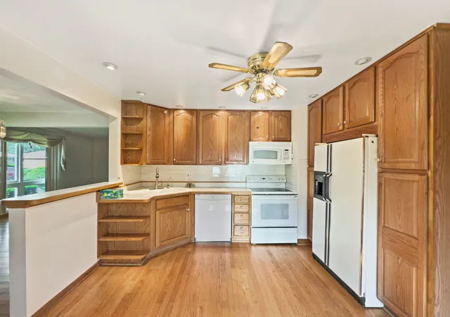 3rd image of 11115 Martindale Dr, Westchester, IL 60154 | MLS# 12686070