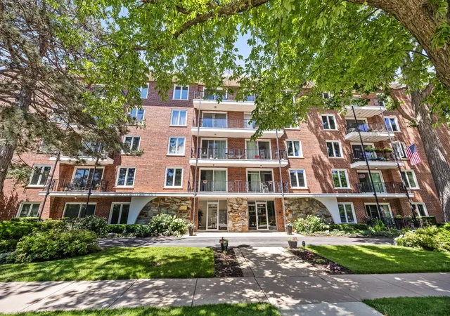 1st image of 2333 Central St #206, Evanston, IL 60201 | MLS# 12686072