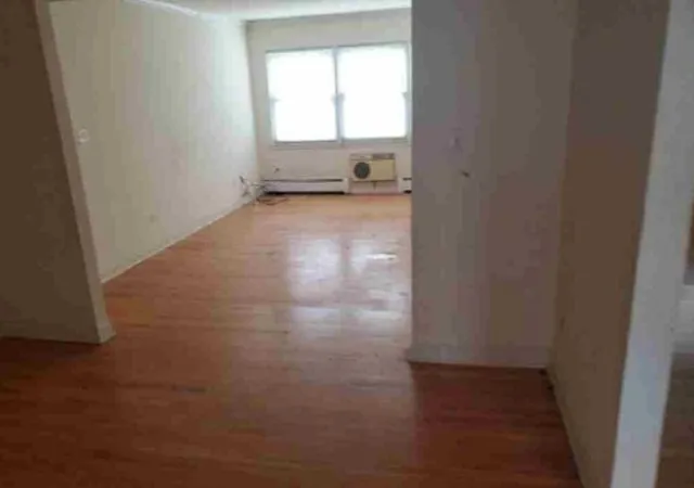 Homes for sale in Chicago, IL | 7123 N Damen Ave #5E, Chicago, IL 60645 | MLS# 12686100